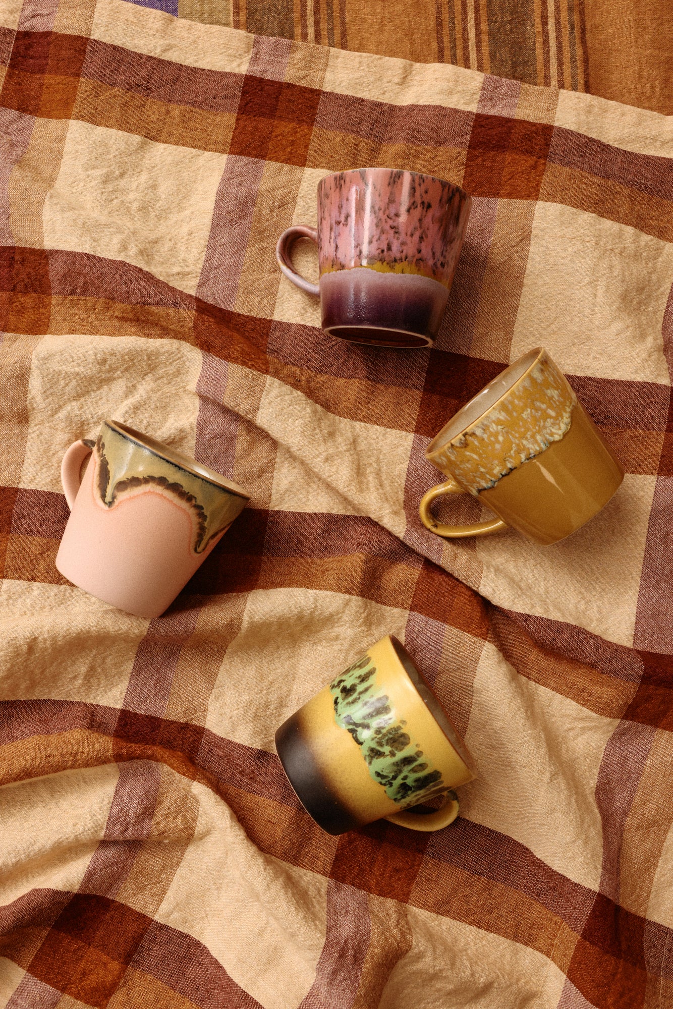 70s ceramics: americano mugs radiant