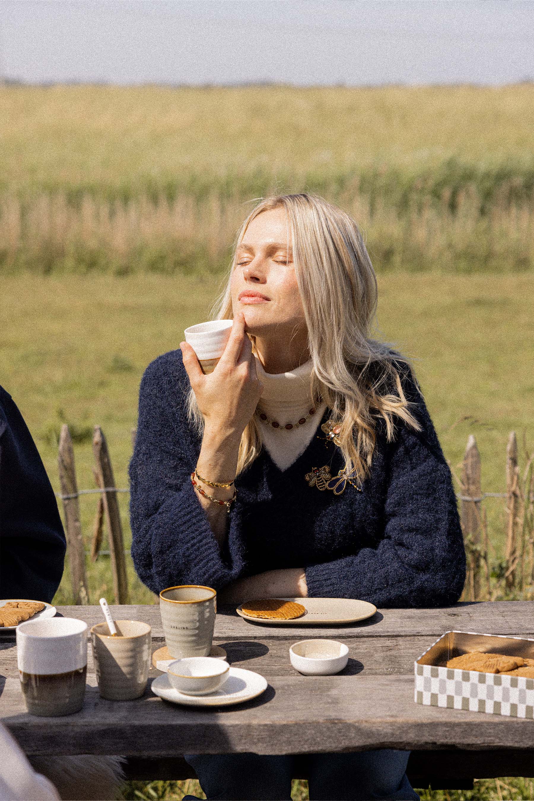 koffiemok kusje grijsblauw/wit