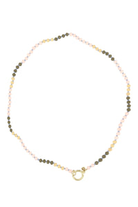 ketting van mix kraaltjes lichtroze/khaki