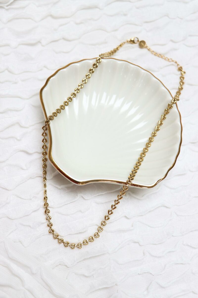Baby shell necklace gold