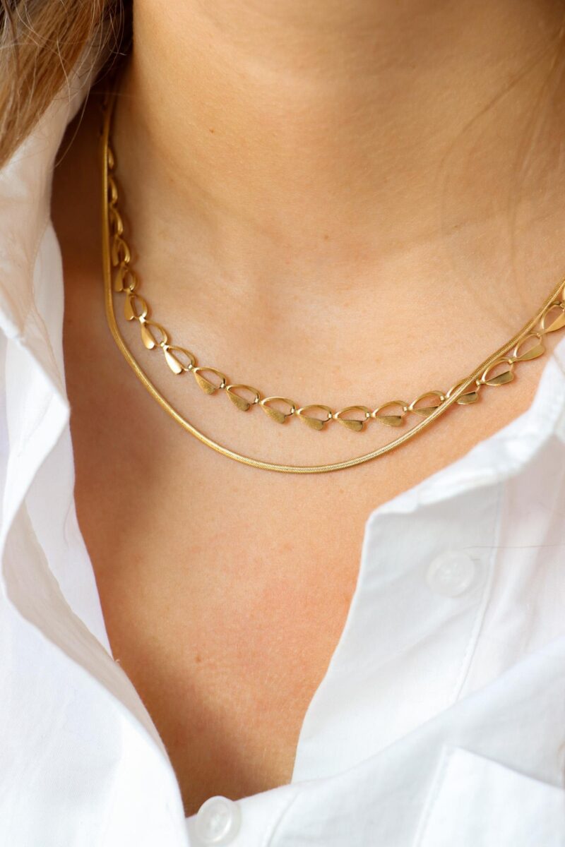 Baby smooth snake necklace gold