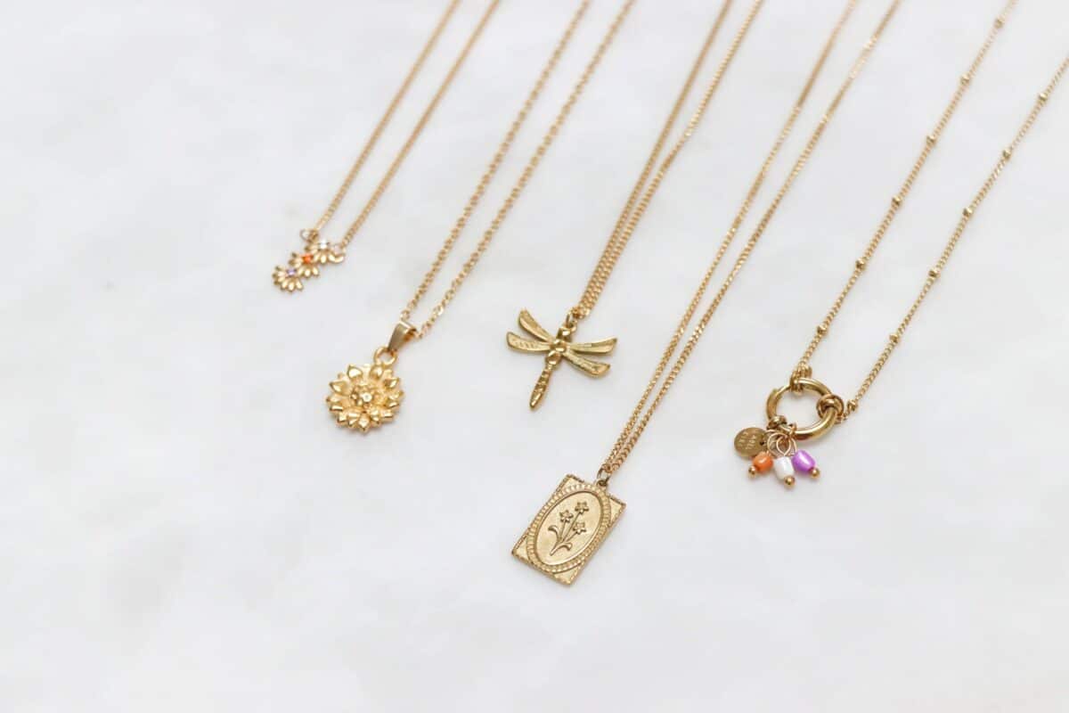 Flower power necklace gold