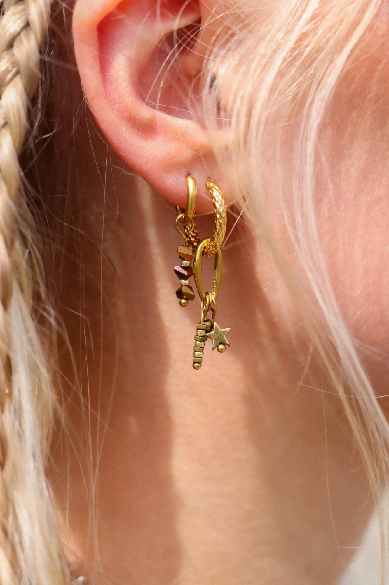 Triple brown hoop gold