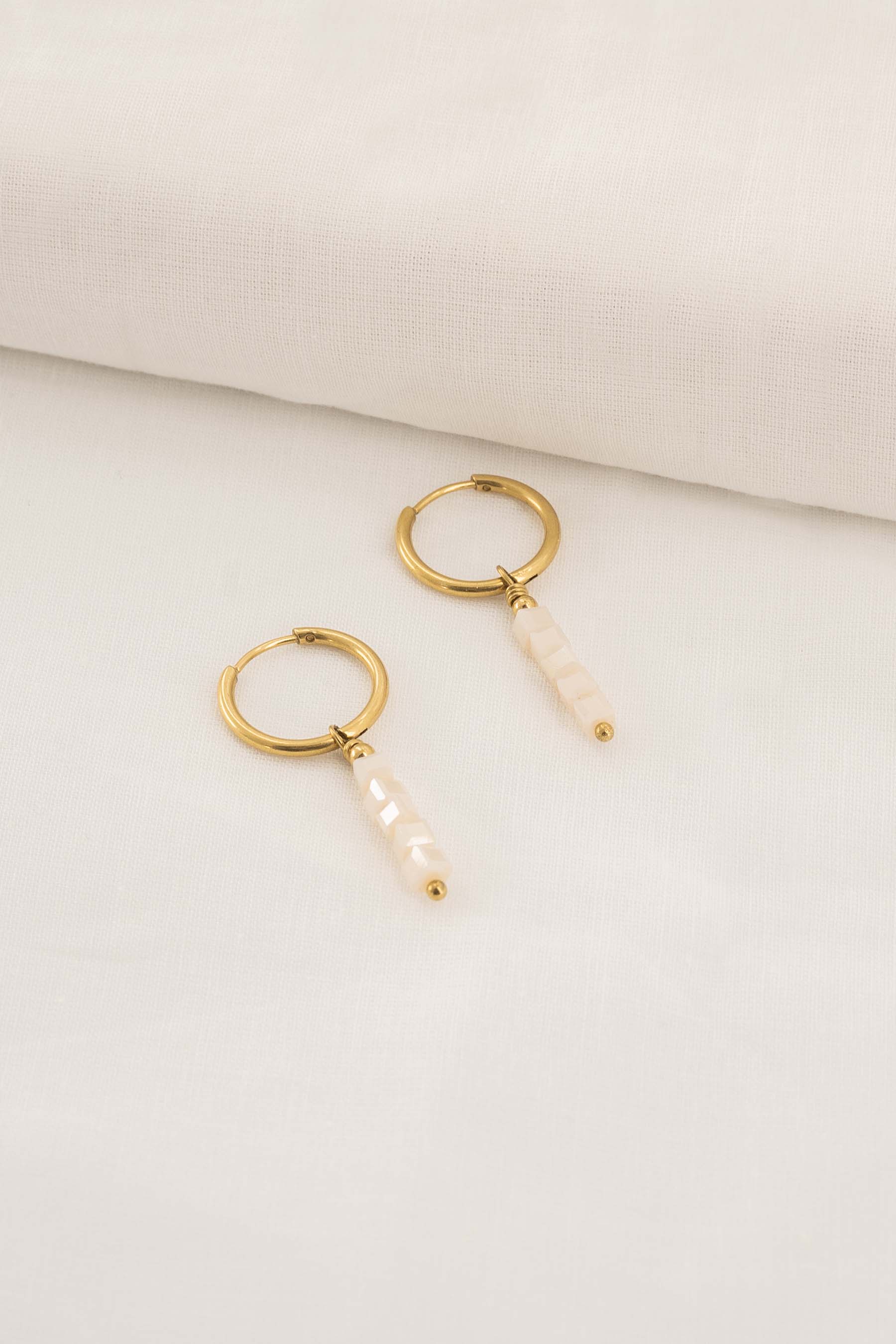 oorbel met steentjes off white