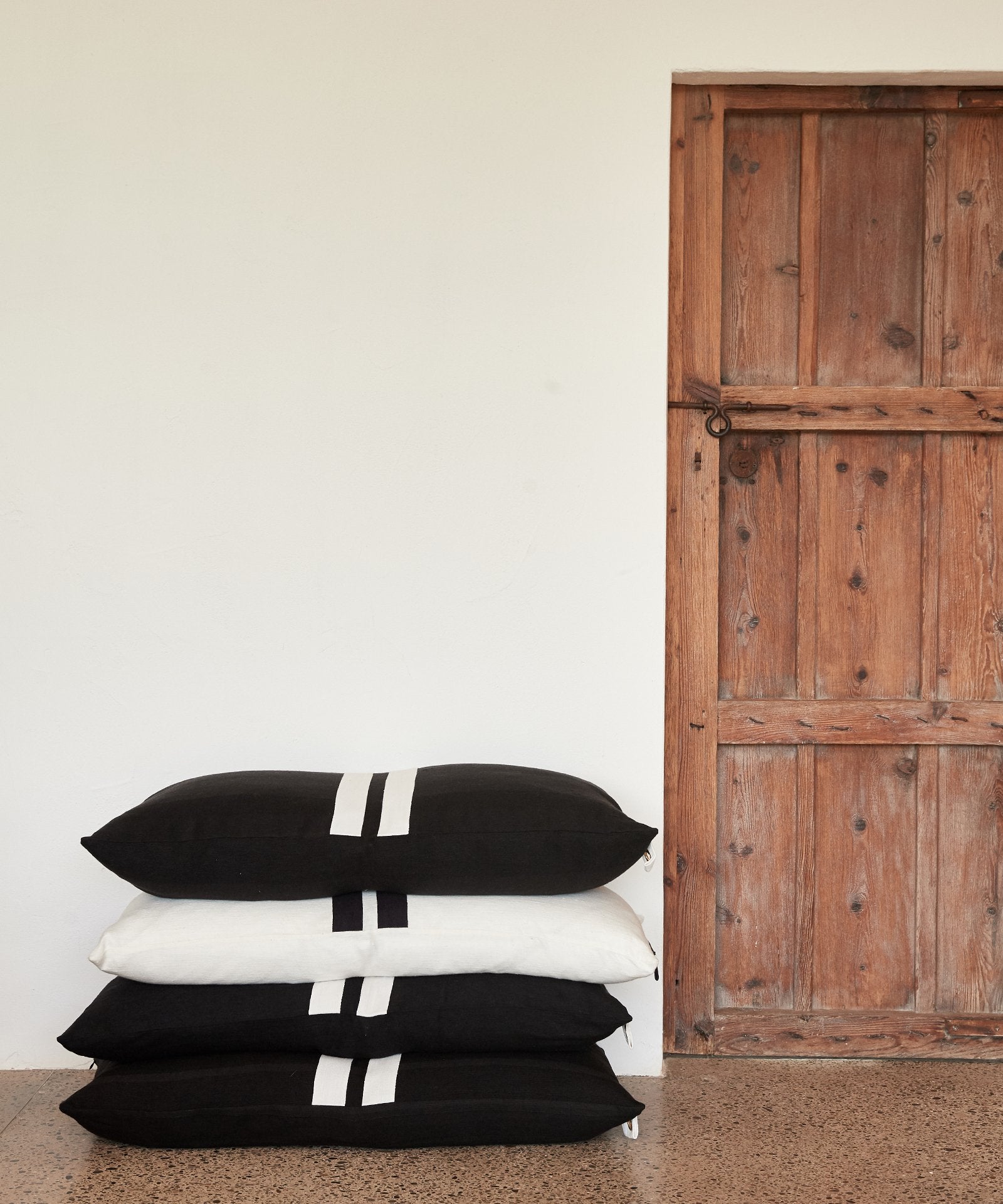 The Pillow Cover, Long Black
