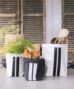 The Paper Bag, Medium