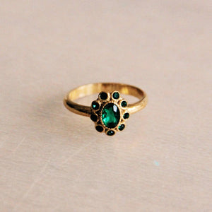 Stainless steel vintage ring with green stones - gold
