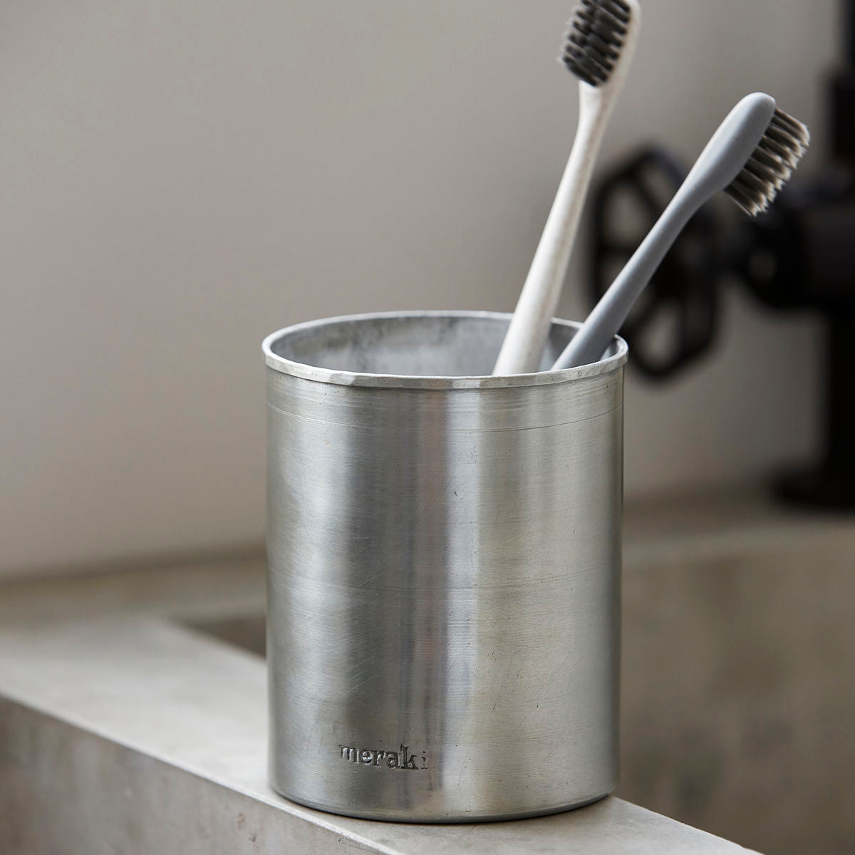 Pot, Zilveren afwerking