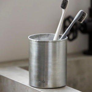 Pot, Zilveren afwerking