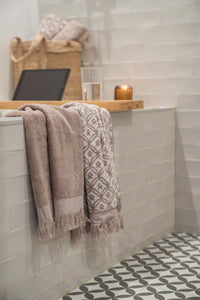 badhandoek mozaïek 60x115cm off white/leem