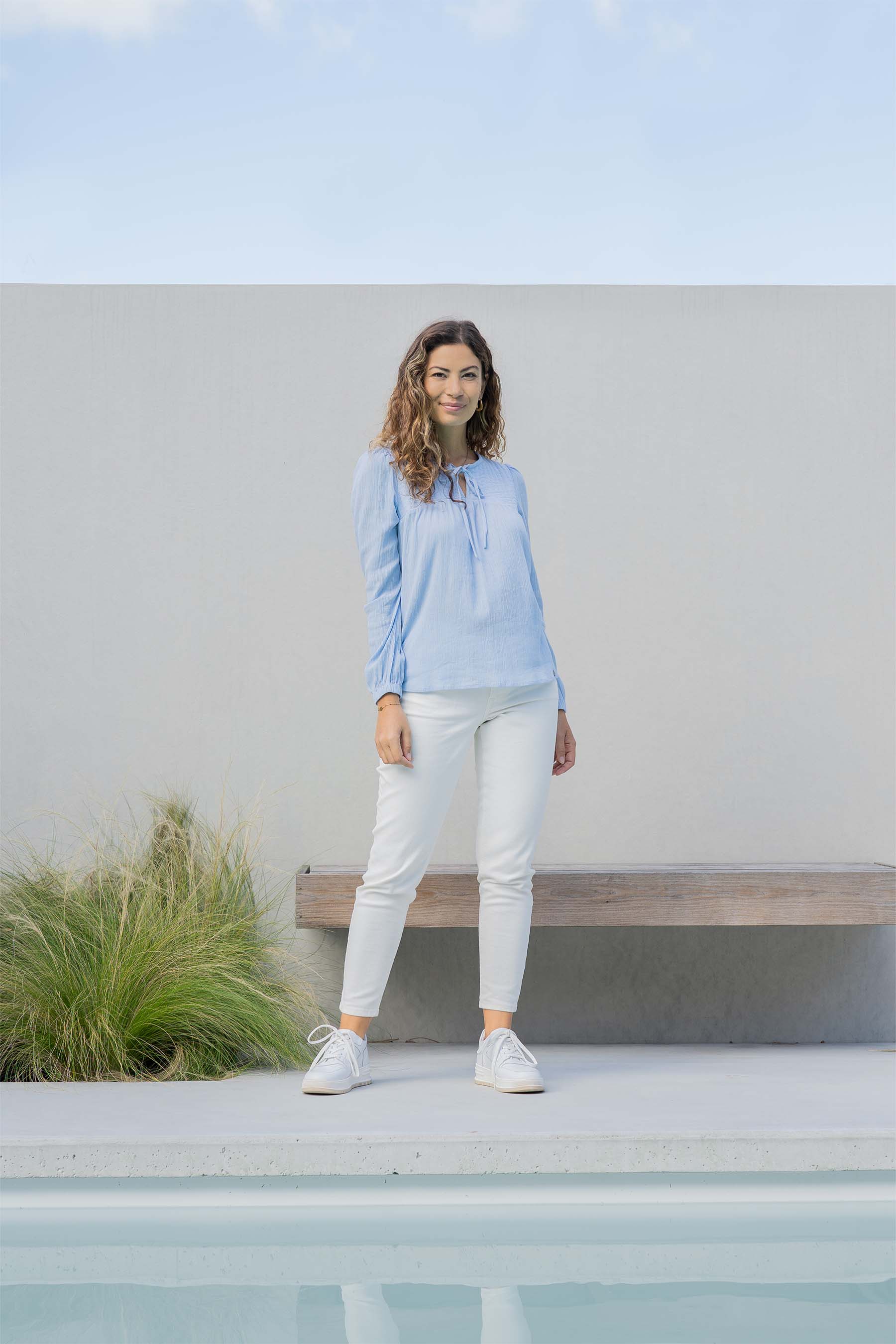 blouse met gewatteerd detail lichtblauw