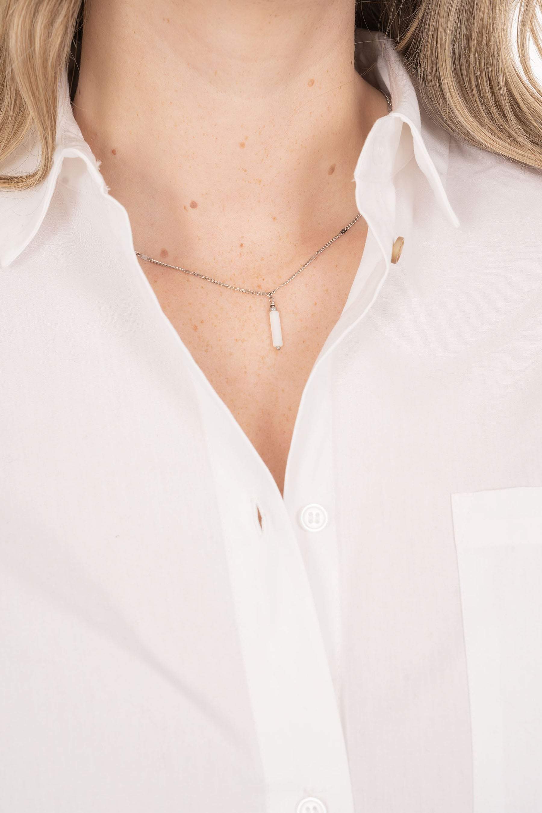 Ketting met schelpen staafje, Zilver