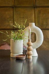 polystone pot met ribbels off white