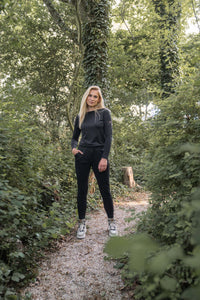 Travel top met boothals, zwart